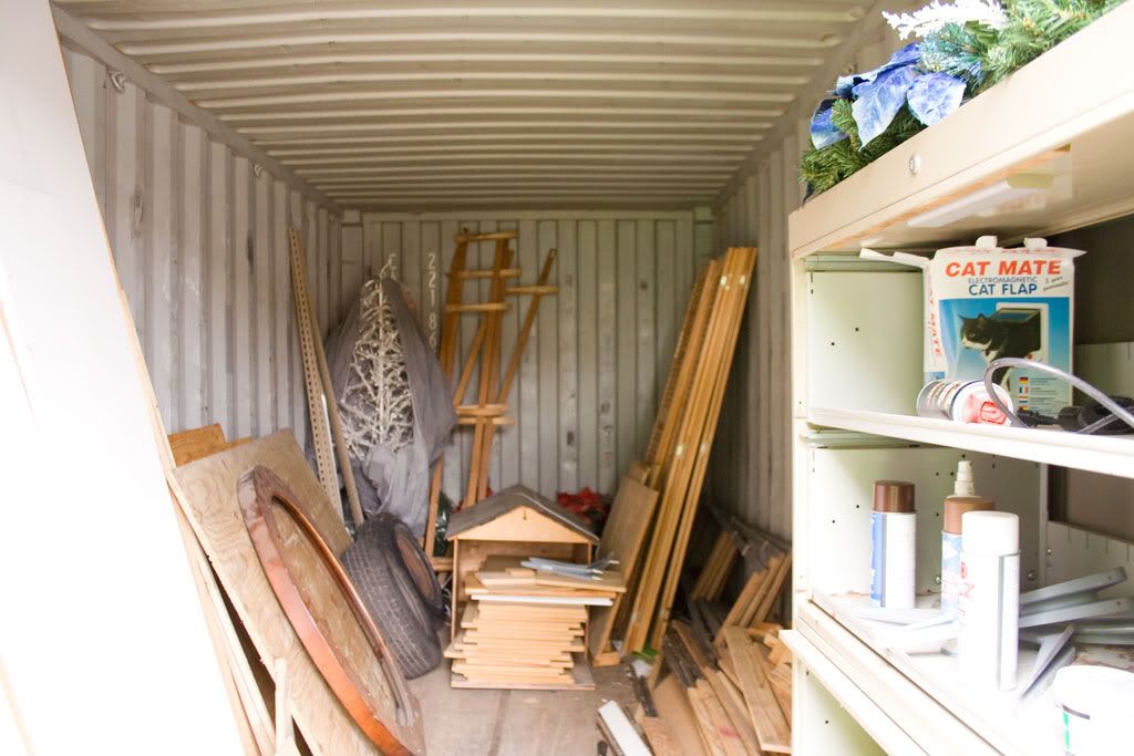 Use Storage Containers to Get Organized in the Sewing Room ngtcruzpdz